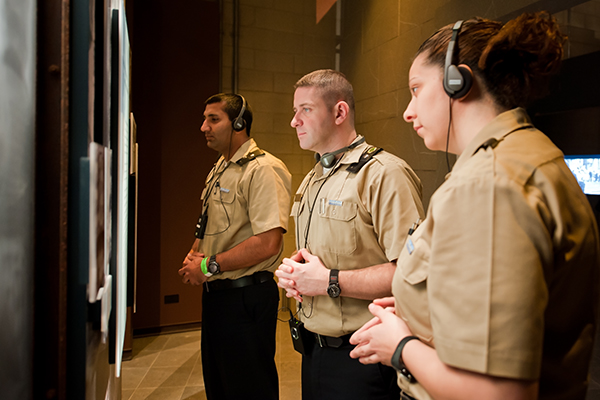 CPD recruits look at Holocaust exhibit