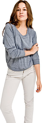 Scoop-neck, long-sleeved sweatshirt in heather gray
