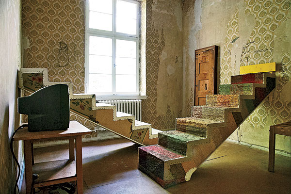 An installation (part of his Documenta 13 exhibition ‘12 Ballads for Huguenot House’)