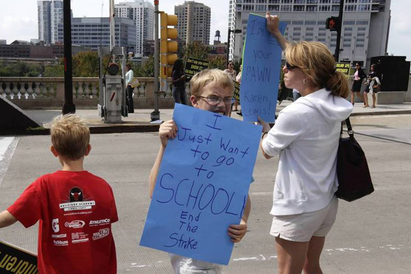 Chicago teachers strike counter protest