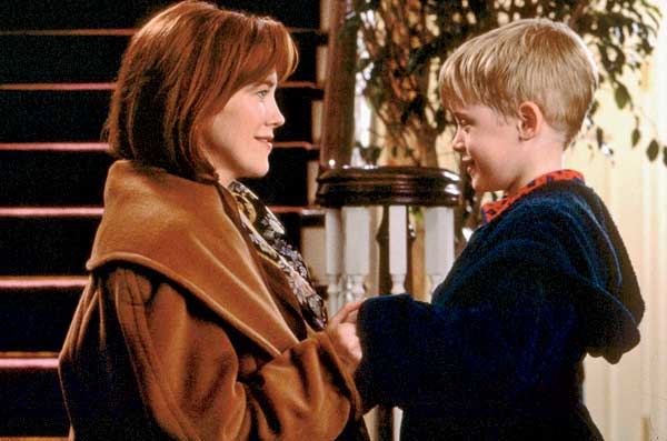 Kevin and his mother (Catherine O’Hara) reunite at the end of the movie. 