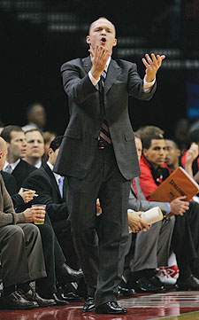 Skiles coaches at a Bulls game