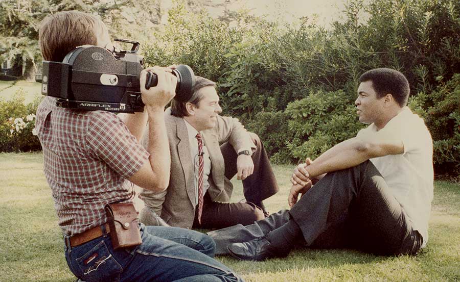 Bill Kurtis interviewing Muhammad Ali