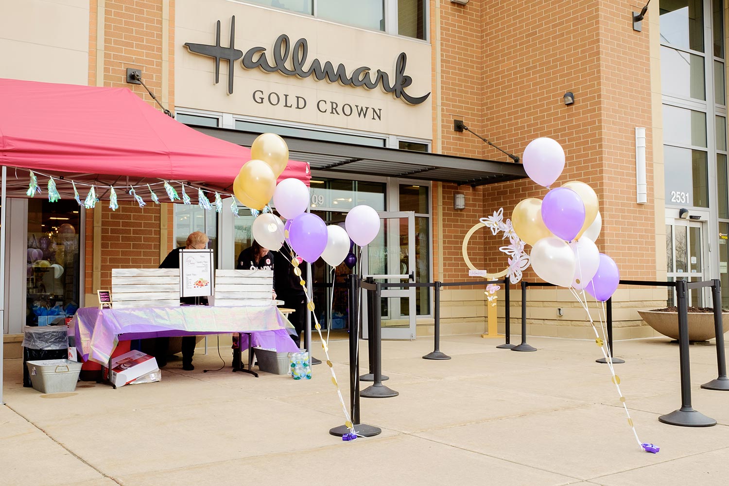 Shots From Hallmark’s Gold Crown Naperville Opening Chicago Magazine