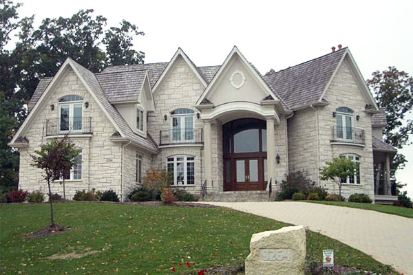 Antonio Davis's Burr Ridge home sold for $2.75 million.
