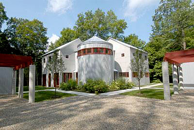 Harbor Country home by Stanley Tigerman