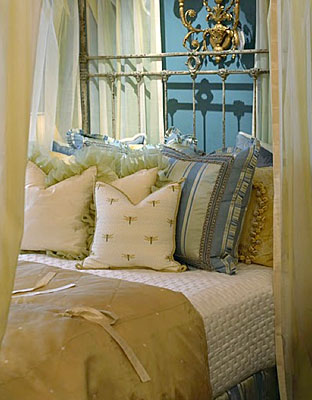 Luxurious bed linens by Maida Korte