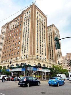 Street veiw of the Sheridan Plaza