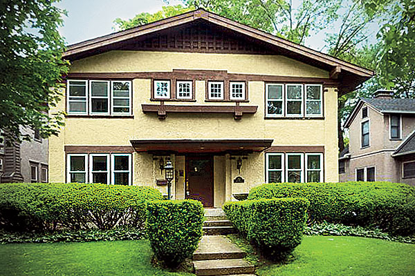 Early 1900's four-flat in Riverside, Illinois