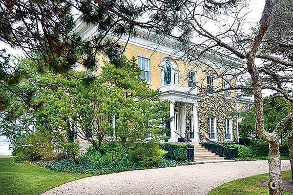 A 154-year-old Winnetka house