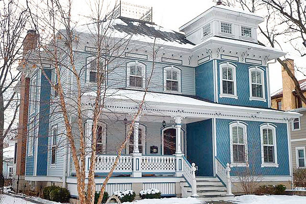 An Italianate Victorian home in Naperville