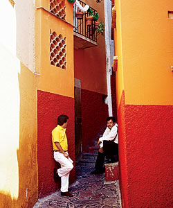 Alley of the Kiss in Guanajuato, Mexico