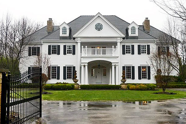 The former home of producer Steve Prosniewski, located in Winnetka