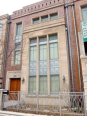 A recently-sold River North townhouse