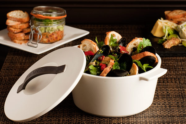Bistronomic's mussels, tuna tartare, and artisanal cheese flight