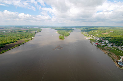 The Illinois and Mississippi rivers converge, in Alton, Illinois