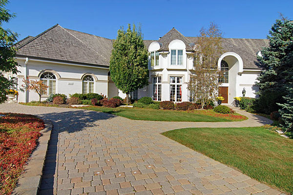A recently sold house in Oak Brook's Midwest Club