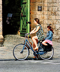 Biking past Gravensteen Castle