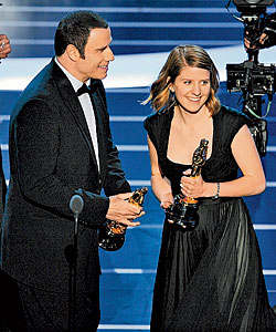 Markéta Irglová and John Travolta at the 2008 Oscars