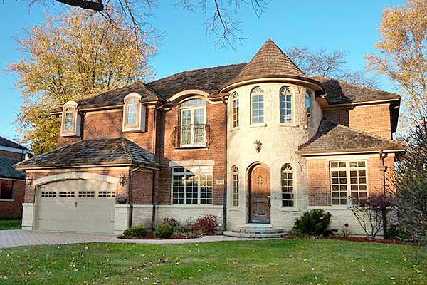 A $1 million foreclosed home in Glenview