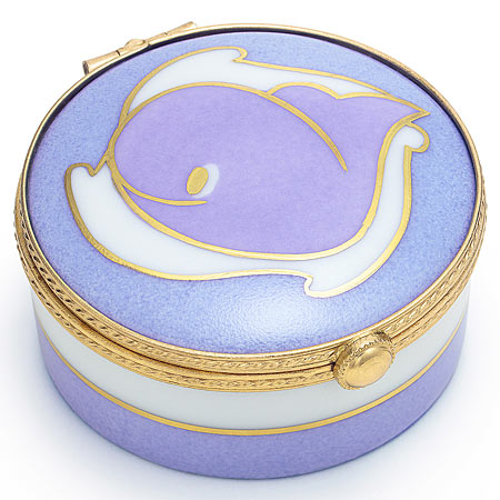 A porcelain box from Tiffany & Co.