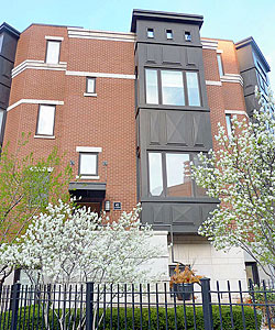 A townhouse in River North