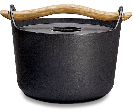 SARPANEVA CAST-IRON CASSEROLE BY IITTALA