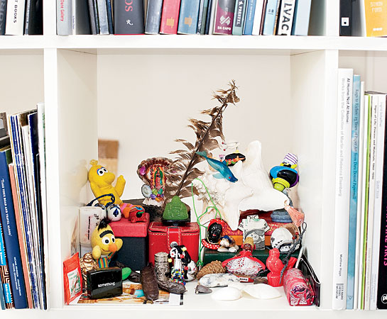 SOUVENIR STILL LIFE