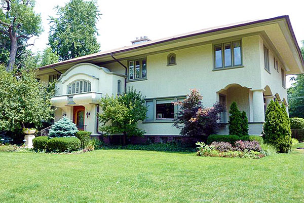 A recently sold Oak Park home, previously owned by Zoraida Sambolin and John Hobbs