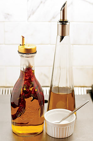 CHILI-INFUSED OLIVE OIL IN QUATTRO STAGIONI CRUET