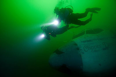 Divers in the quarry at Mermet Springs