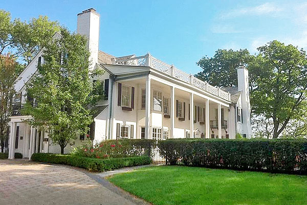 A historic Glencoe mansion