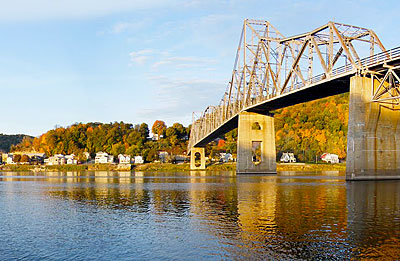 A view of the Mississippi River in northeastern Iowa