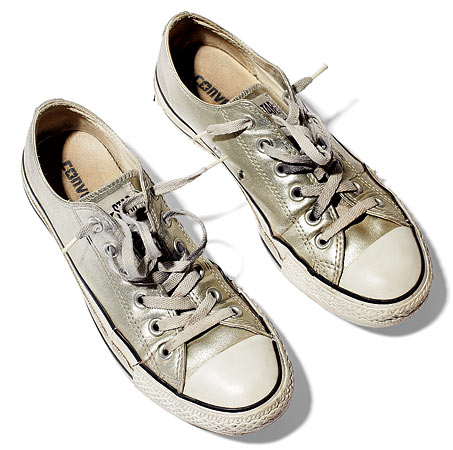 SILVER CONVERSE SNEAKERS