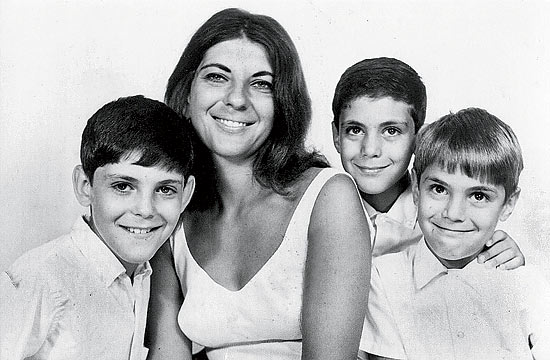 Ezekiel, Marsha, Rahm, and Ari Emanuel in 1967