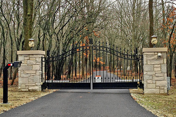 The front gate of Matt Forte’s Mettawa home