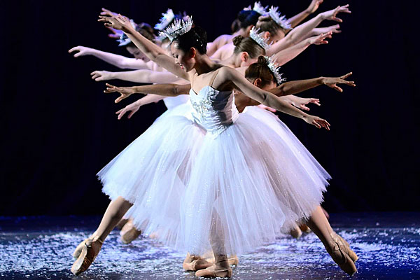 Hyde Park Dance ballet dancers