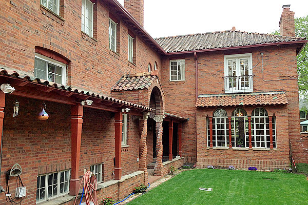 The backyard of a home for sale in Jackson Park Highlands.