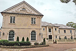 The second Highland Park mansion, located one door south