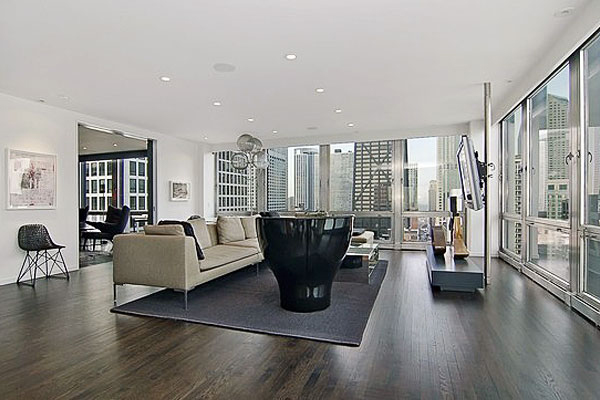 The penthouse at 880 North Lake Shore Drive that sold as a pocket listing late last year.