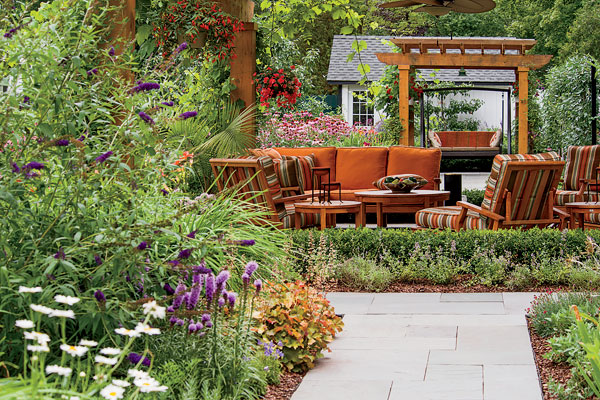 Winnetka house backyard seating area