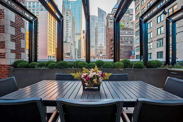 A view of the city from the terrace's table area