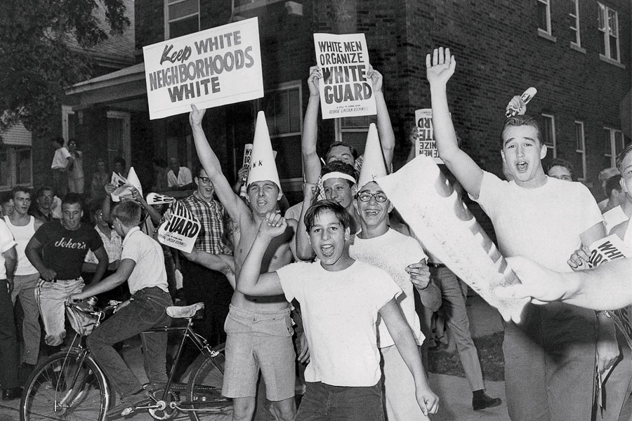 Counterprotesters along the route of a Chicago Freedom Movement march