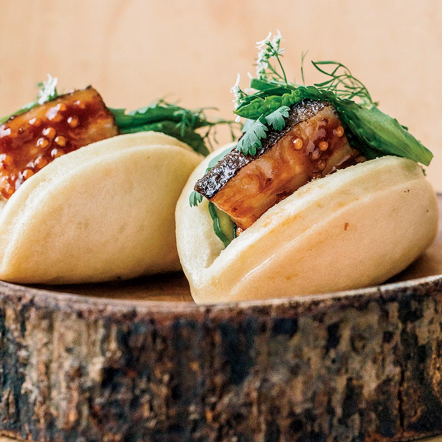 Pork belly steamed buns