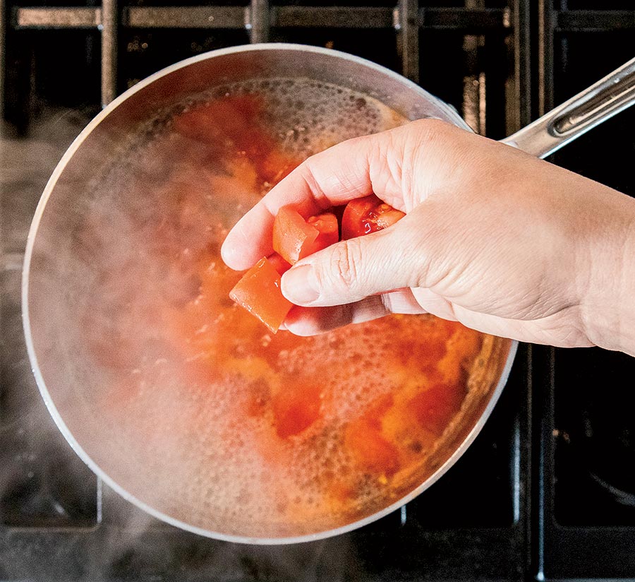 Boiling tomatoes