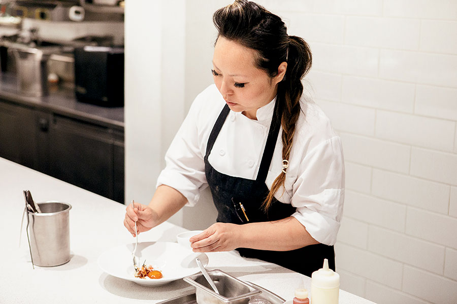 Mari Katsumura plating crab rice