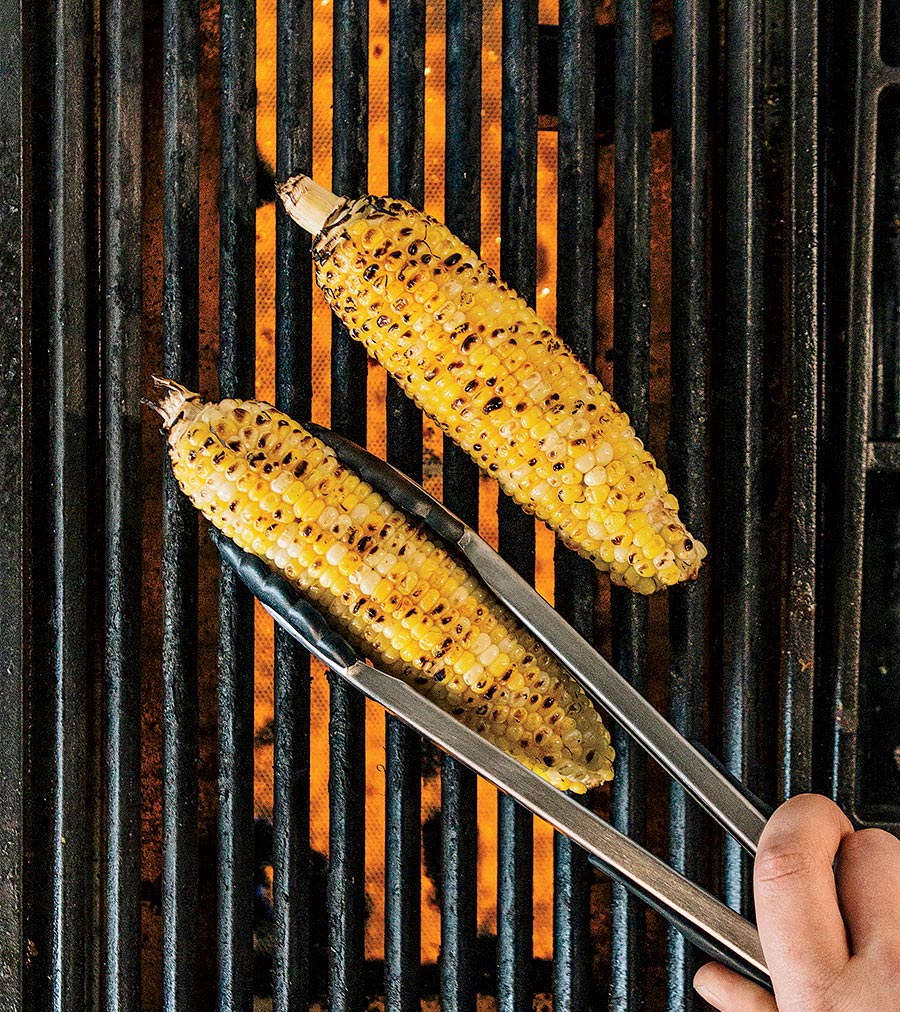 Grilling corn