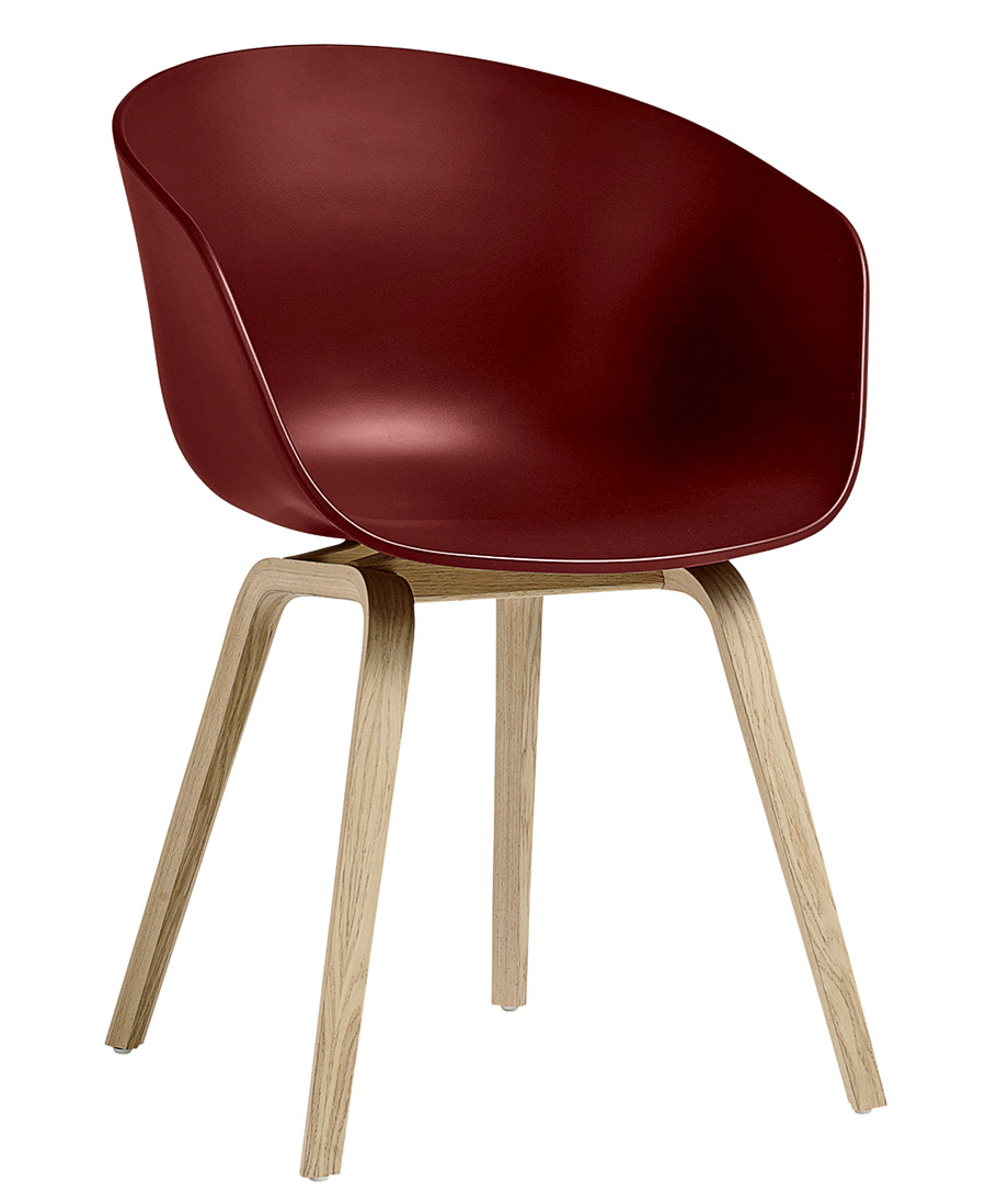 Beech plywood chair with oak veneer base