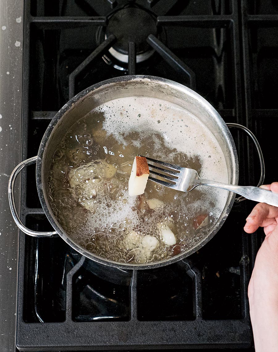 Boiling potatoes