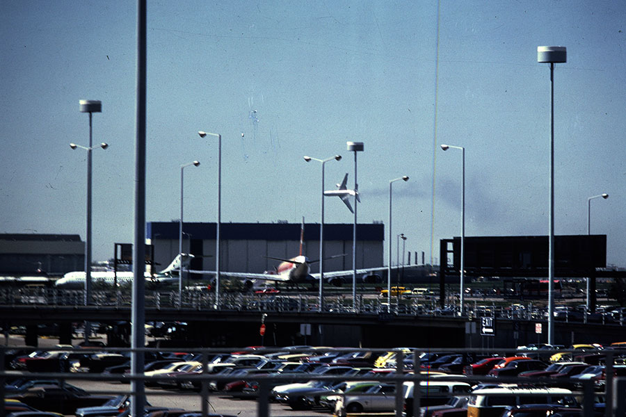 American Airlines Flight 191 crashes